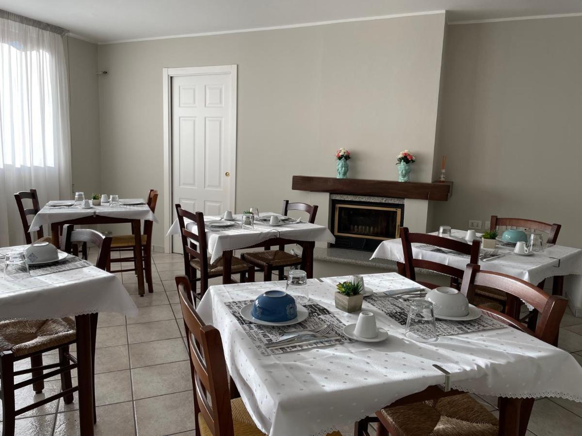 Casa Azzurra Camere Serravalle Sesia Exteriör bild